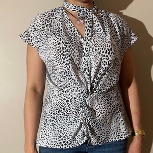 (168-1) Worthington women blouse size S